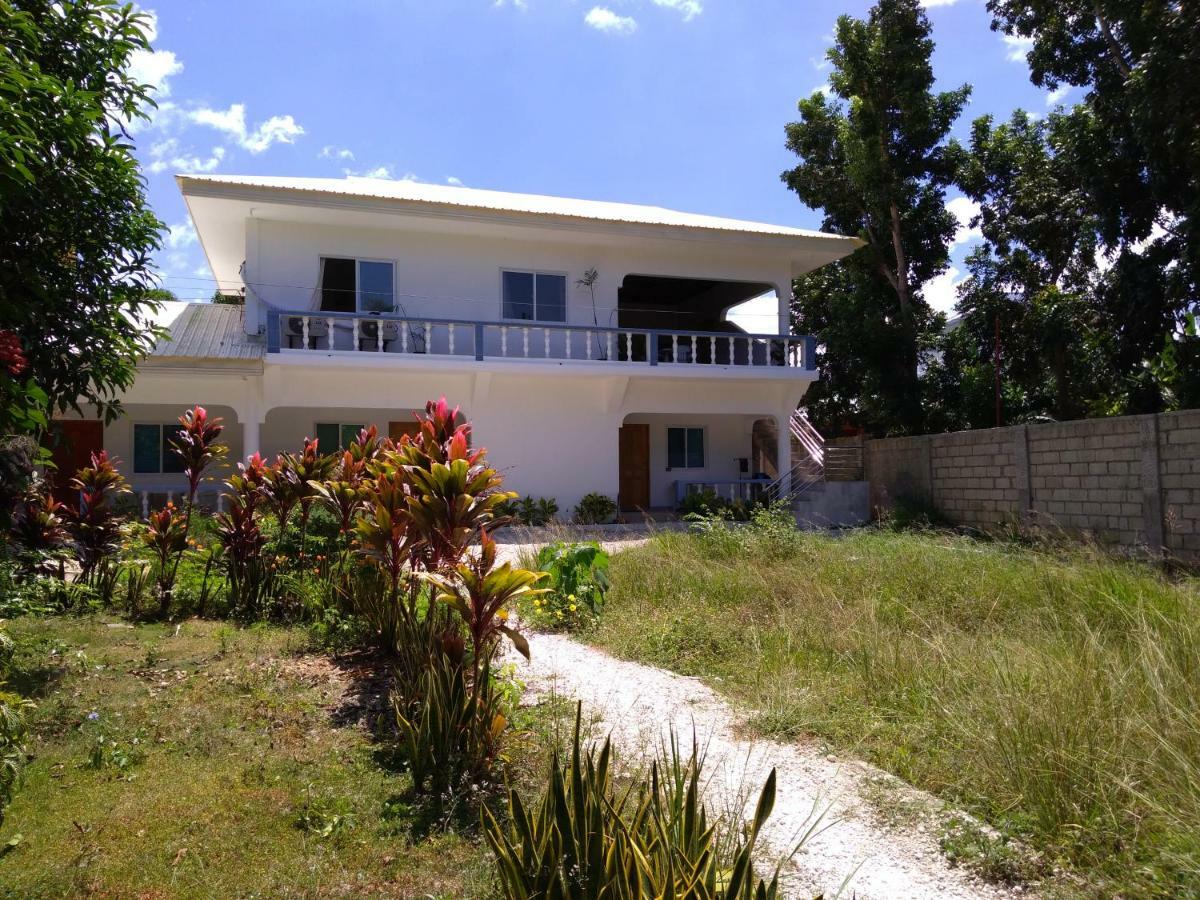 Mangoes Place Moalboal Buitenkant foto